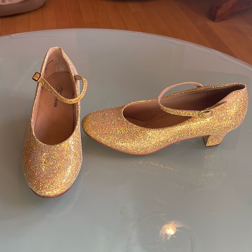 Women’s theatrical footwear